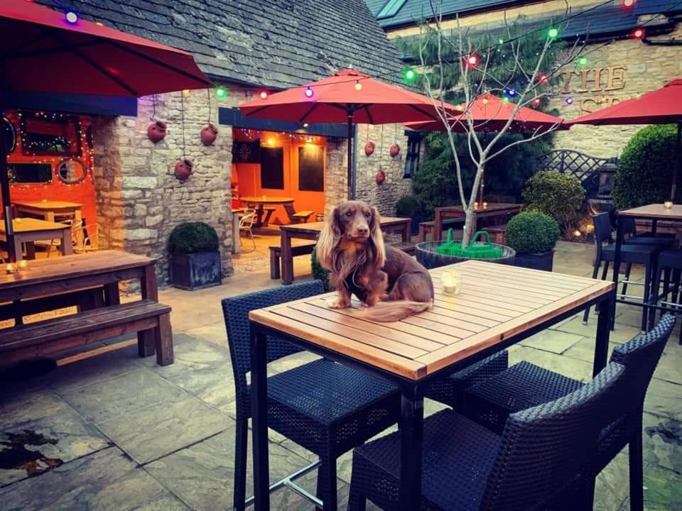 The Star Inn Woodstock Exterior photo